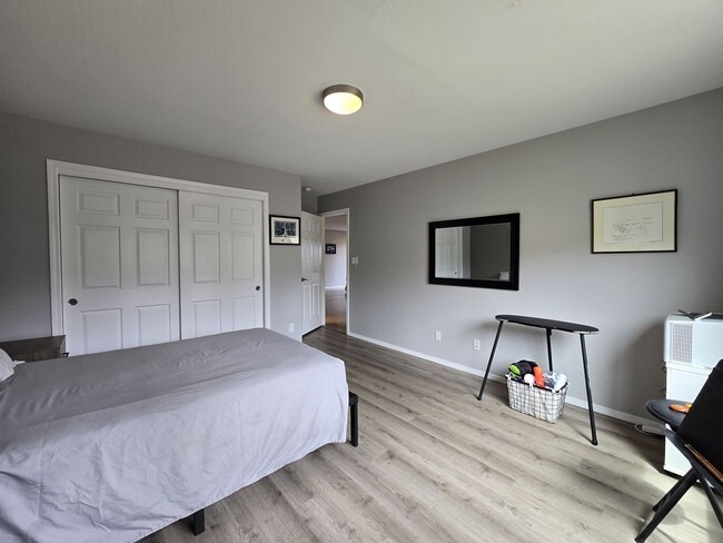 Building Photo - Beautiful Quemazon Home (5085 Alegria)