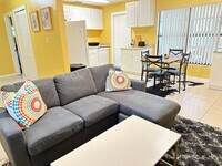 Building Photo - 737 SE 4th Ave