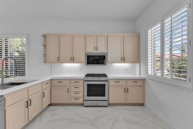 Building Photo - 74613 Waterlily Cir