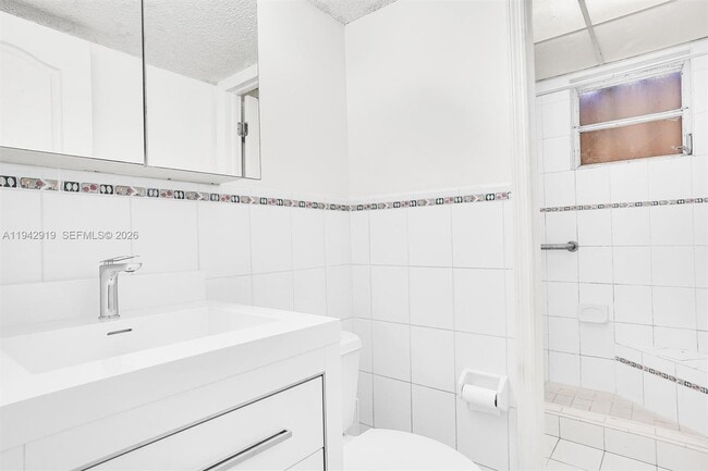 Building Photo - 8990 SW 24th St