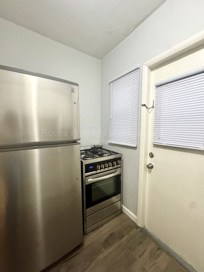 Building Photo - 542 Euclid Ave