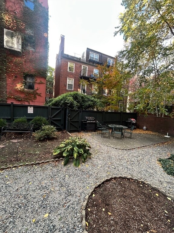 Building Photo - 65 Hancock St