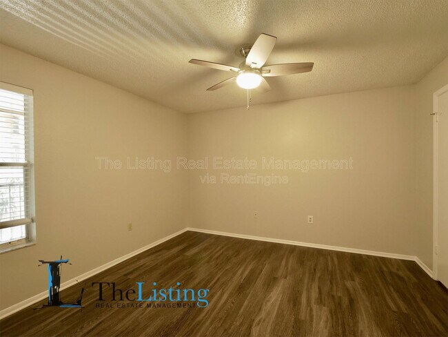 Building Photo - 637 Buoy Ln