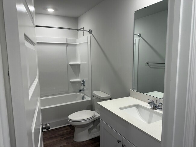 Building Photo - 1033 Arborwood Ln SW