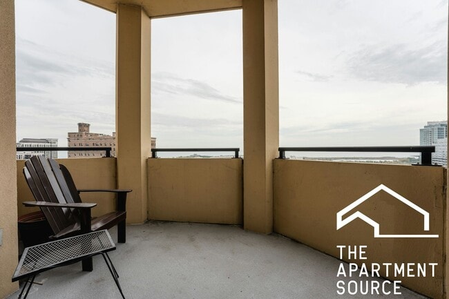 Building Photo - 1464 S Michigan Ave