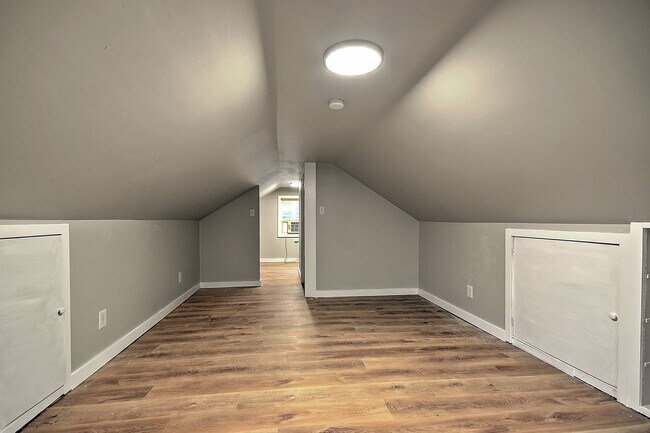 Building Photo - 1712 Oaklawn St