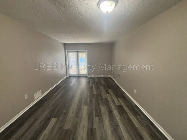 Building Photo - 1605 Terrace Dr