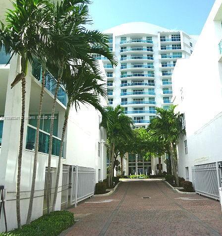 Building Photo - 7900 Harbor Island Dr