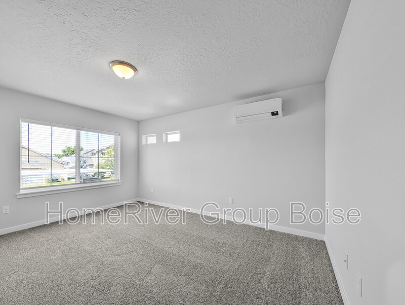 Building Photo - 857 E Travel Ln