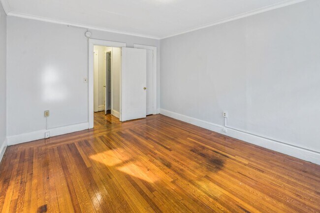 Interior Photo - 226-234 Ellsworth Avenue
