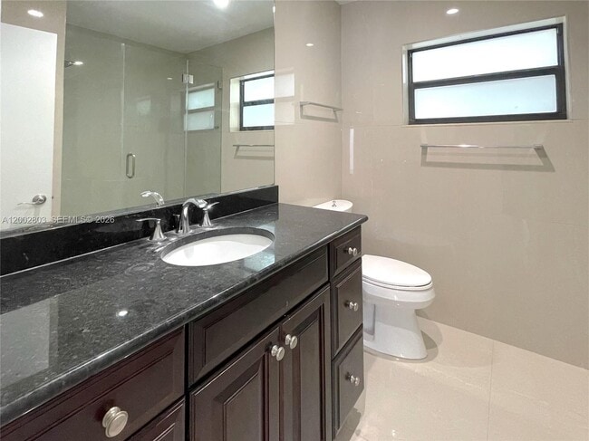 Building Photo - 1005 SW 88th Ct