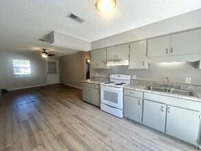 Building Photo - 3787 Nobles St