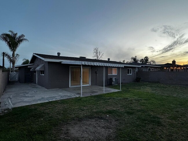 Building Photo - Beautiful Spacious Home!!! 3 Bed/2Bath $3,...