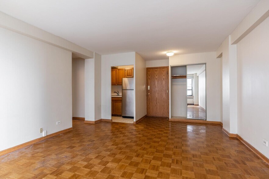 Building Photo - 4180 N Marine Dr