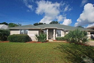 Building Photo - 1015 Glades Ln