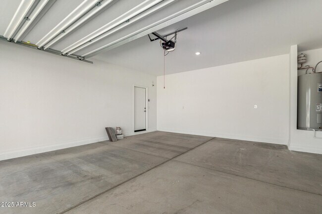 Building Photo - 18207 W Daley Ln