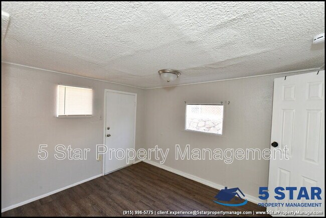 Building Photo - 3519 Douglas Ave