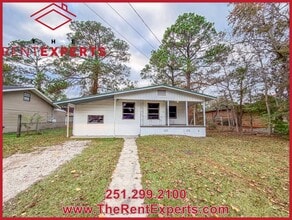 Building Photo - 100 Esplanade Ave