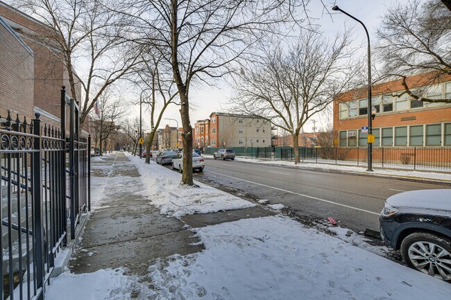 Building Photo - 2033 W Washington Blvd