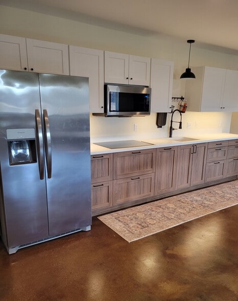 Building Photo - 7676 County 17 Blvd