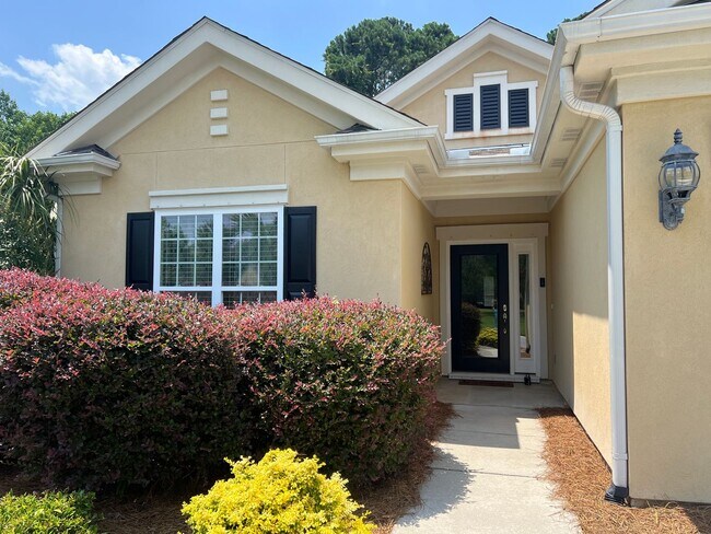Building Photo - Gorgeous One-Level Ranch Style Home in The...