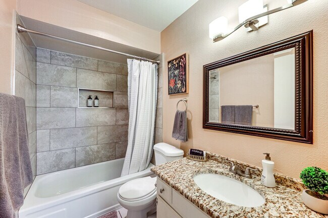 Building Photo - 8702 Village Dr