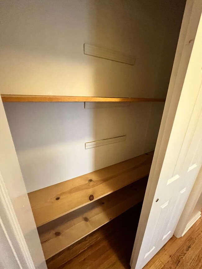 Building Photo - 3 Bedroom Single Family Home in Liverpool