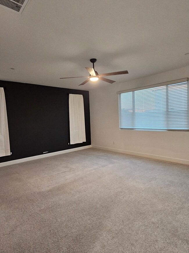 Building Photo - Beautiful Home in Gated Community