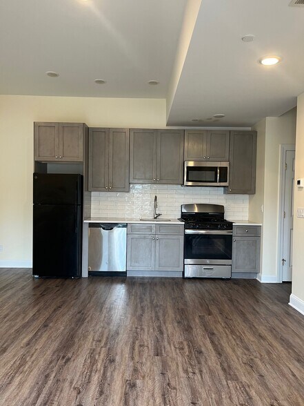 Building Photo - 506 Boston Post Rd