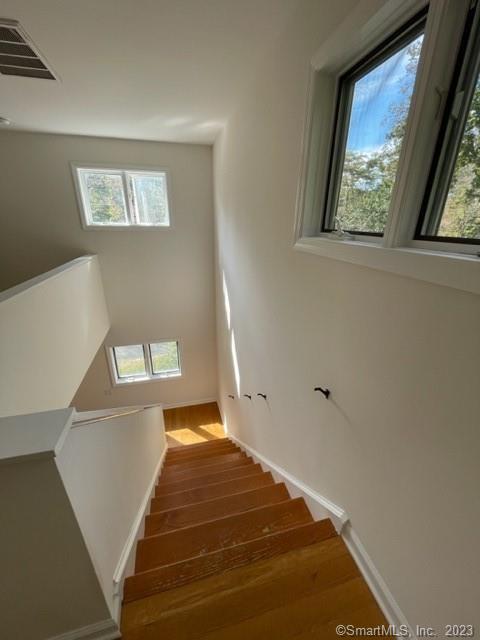 Building Photo - 322 Portland Ave