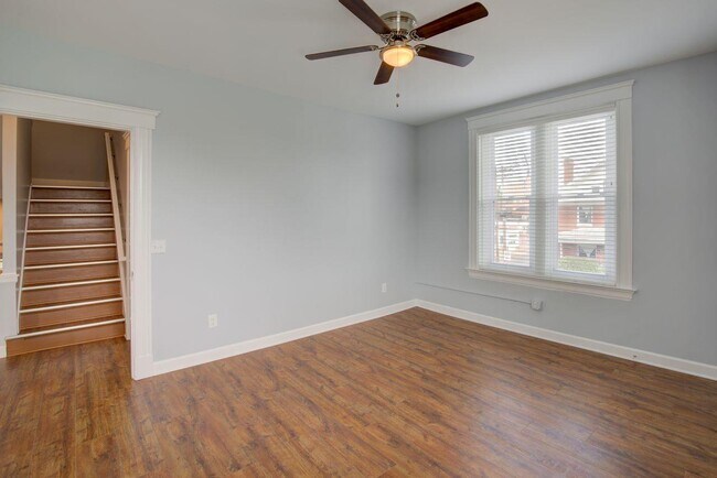 Building Photo - 1629 Hoffner St