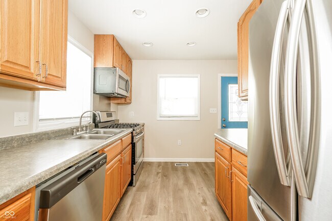 Building Photo - 124 Rose Ln