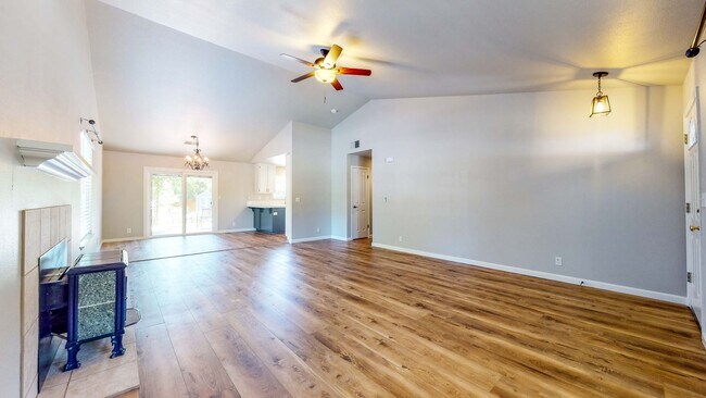 Building Photo - 2014 Tablerock Ct