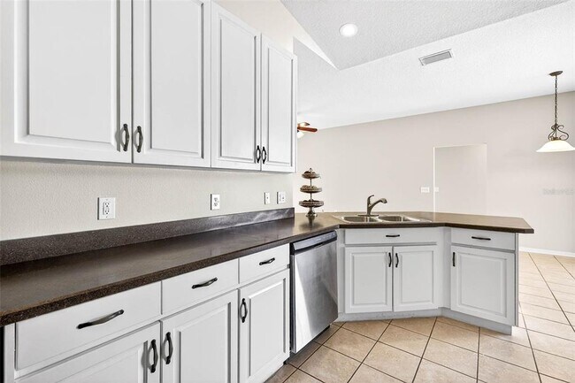 Building Photo - 31224 Crestmont Ct