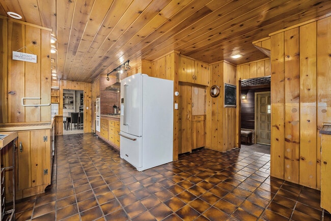 Building Photo - 850 Shelton Rd