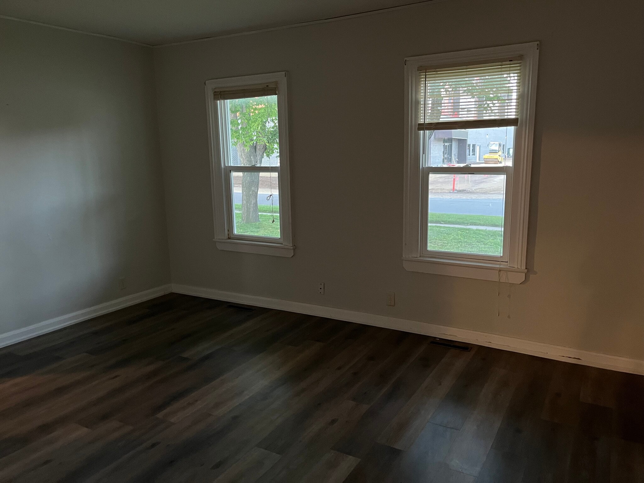Living room - 455 S Arch Ave