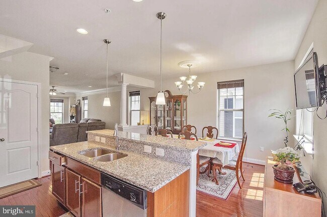 Building Photo - 11882 Country Squire Way
