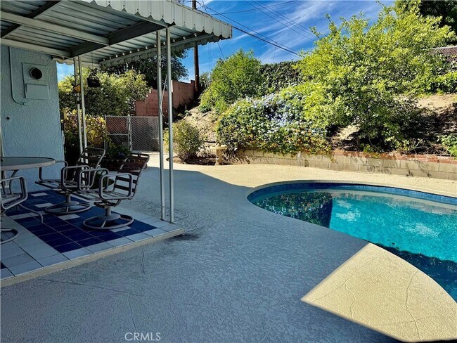 Building Photo - 11543 Swinton Ave