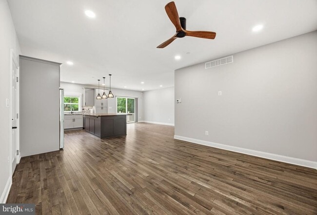 Building Photo - 474 Brightwood Rd