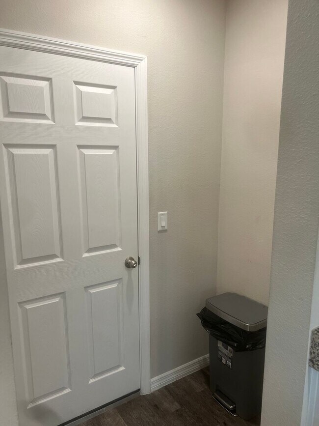 Building Photo - Spacious 5BR House in Winter Haven