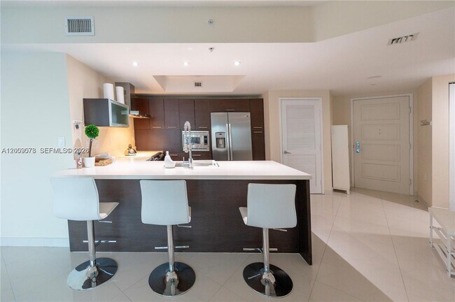 Building Photo - 200 Sunny Isles Blvd