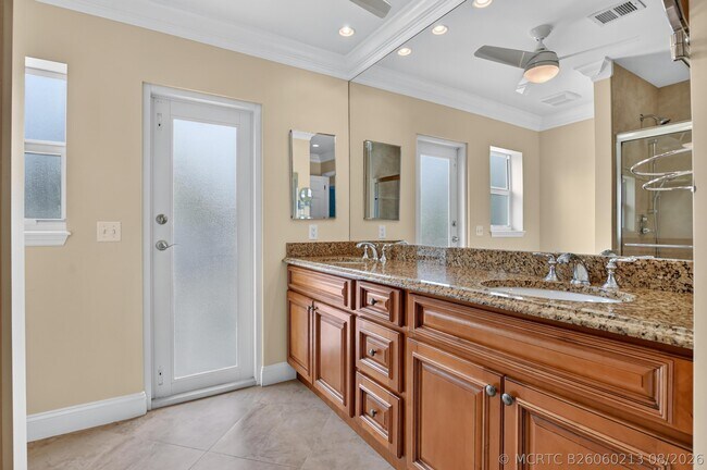 Building Photo - 899 Granada Dr