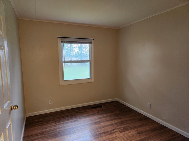 Building Photo - 118 Barclay Rd