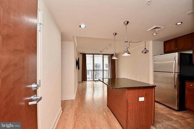 Building Photo - 1020 N Highland St