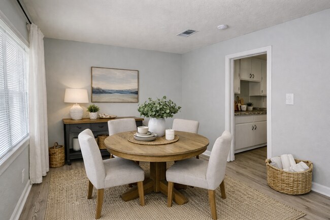 Building Photo - 3BR/2BA Pet-Friendly Home in Westworth Village | Fenced Yard & Garage