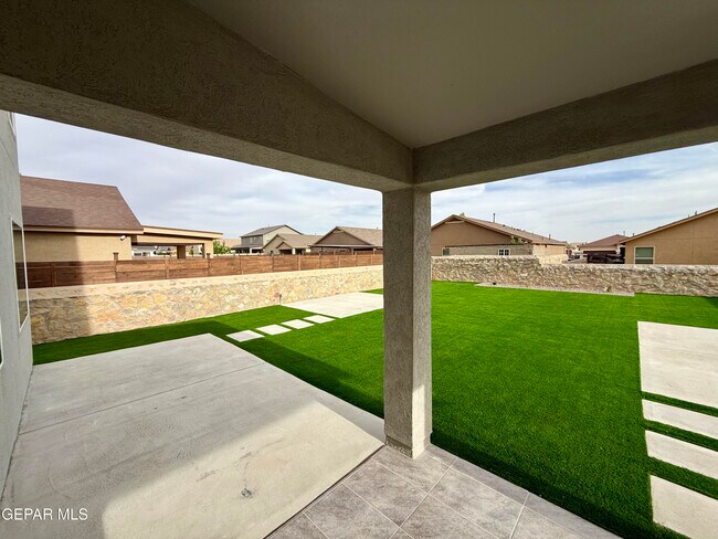Building Photo - 12868 Star Gaze Ave