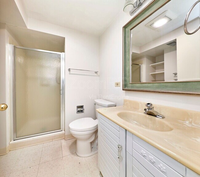 Building Photo - 9210 Medallion Ct