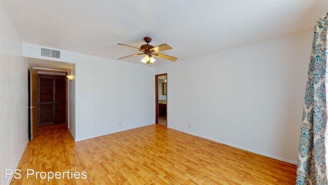 Building Photo - 3 br, 2 bath House - 11822 Apache Ave NE