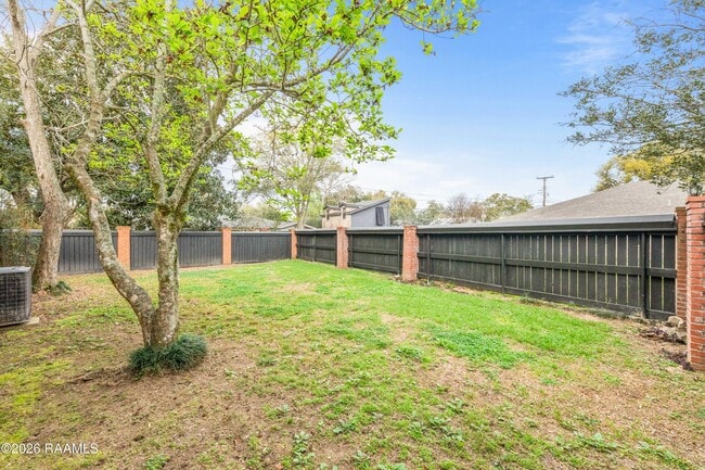 Building Photo - 418 Marguerite Blvd