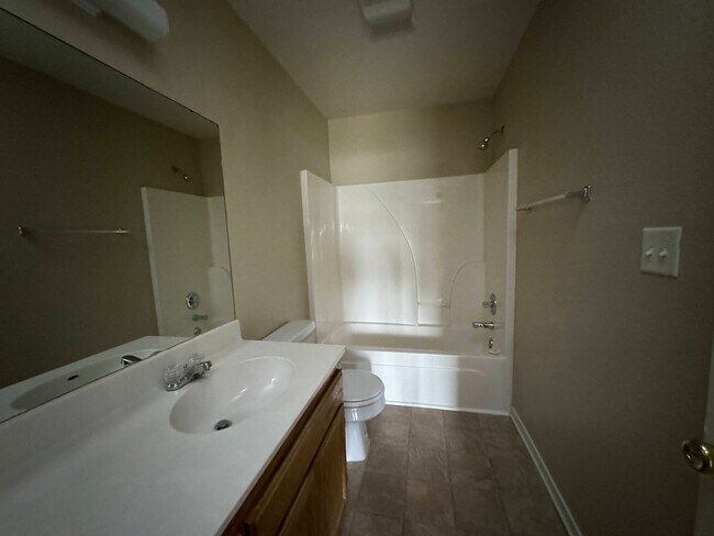 Building Photo - 3805 Ys Pak Ct